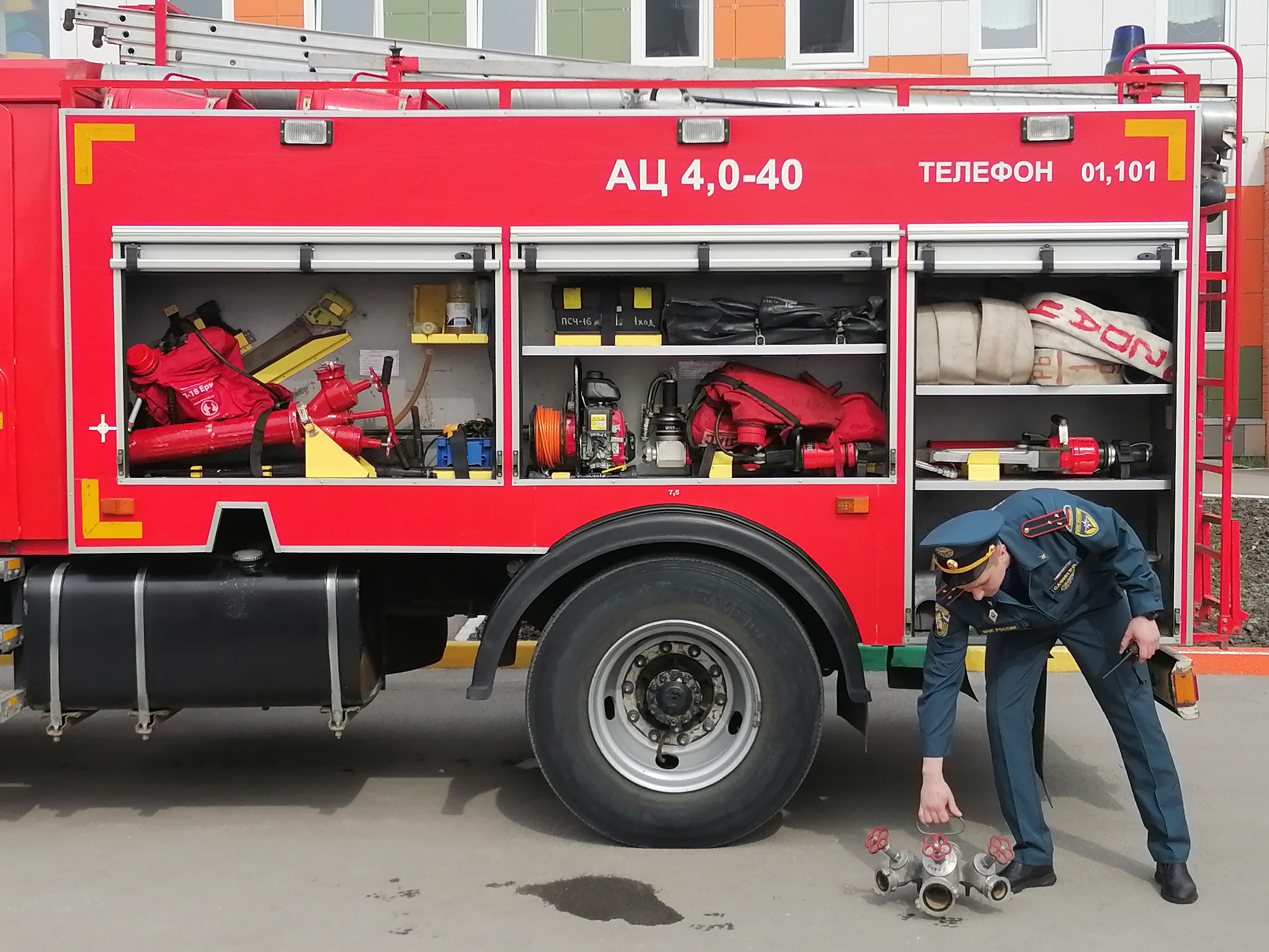 Урок ОБЖ с МЧС в ДС &amp;quot;УНИКУМ&amp;quot;.