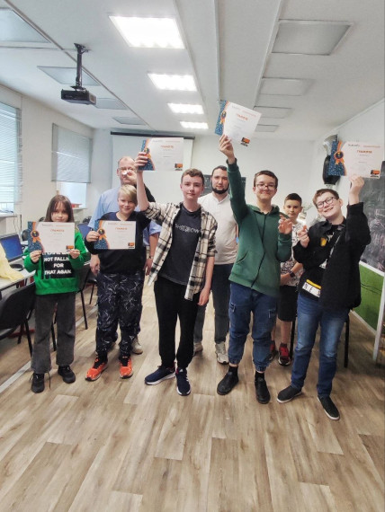 101 лицей. Победители городских соревнований по программированию Scratch и Python.